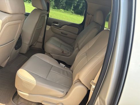 Used 2013 GMC Yukon XL SLT w/ SLT-2 Equipment Package RWD image 8
