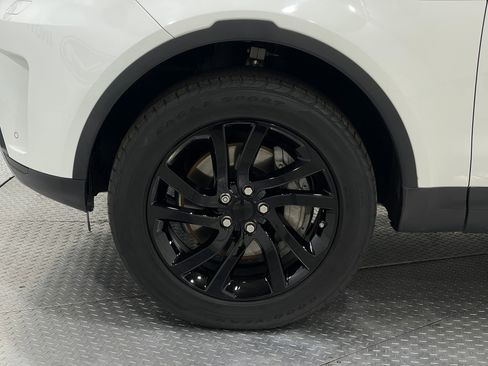 Used 2018 Land Rover Discovery HSE AWD/4WD image 35