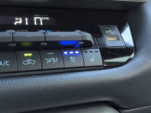 Used 2026 Toyota Tundra Limited AWD/4WD image 21