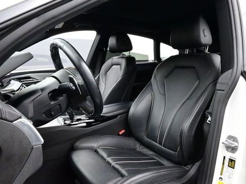 Used 2019 BMW 640i Gran Turismo xDrive w/ M Sport Package AWD/4WD image 5