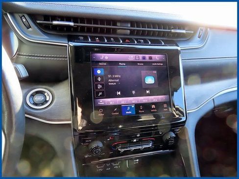 Used 2022 Jeep Grand Cherokee L Limited image 14