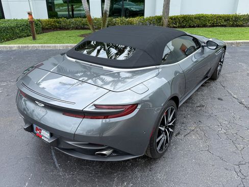 Used 2020 Aston Martin DB11 Volante RWD image 26