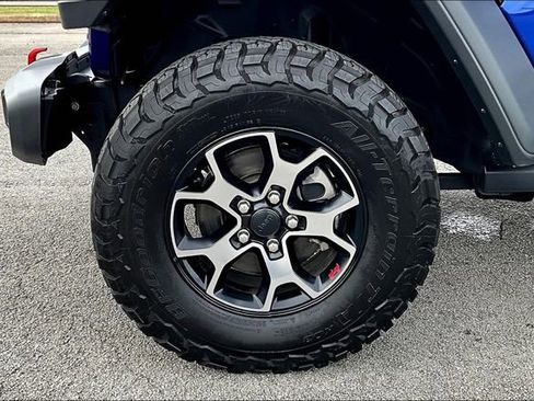 Used 2019 Jeep Wrangler Unlimited Rubicon w/ Dual Top Group image 28