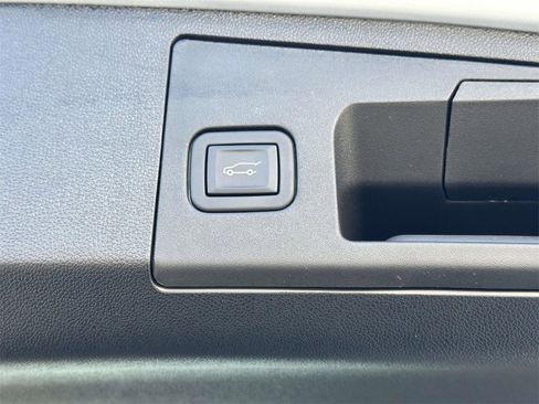 Used 2024 Cadillac XT4 Sport image 9