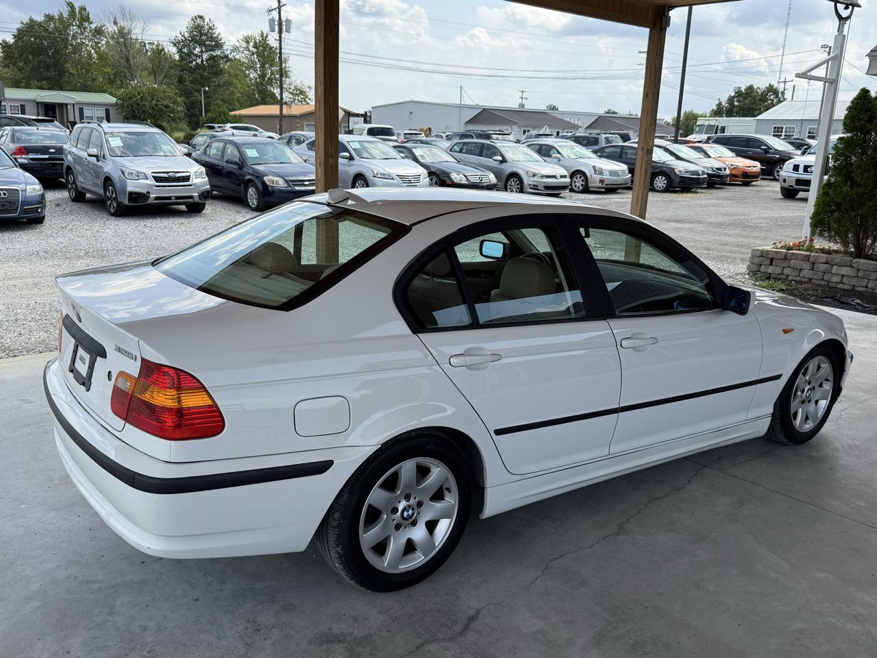 Used 2003 BMW 325i Sedan RWD image 28