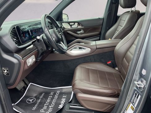 Certified 2023 Mercedes-Benz GLE 450 4MATIC w/ Premium Package image 9