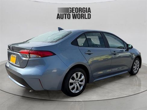 Used 2022 Toyota Corolla LE FWD image 12