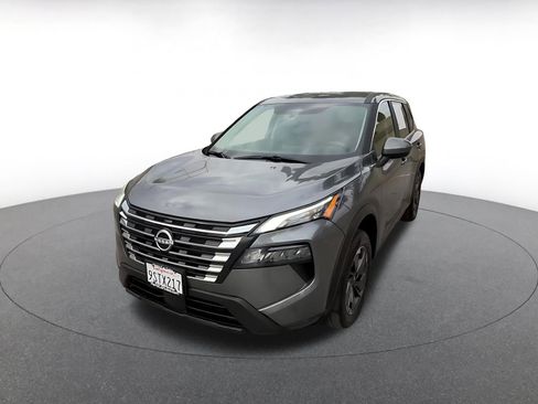Used 2025 Nissan Rogue SV FWD image 7