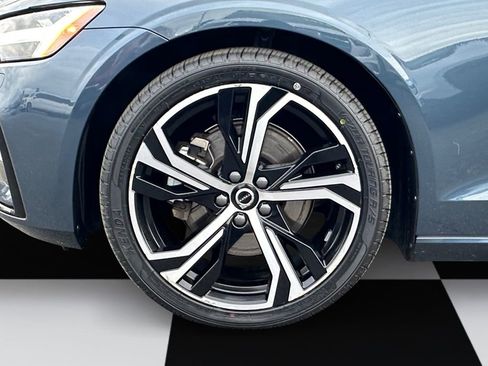 Used 2024 Volvo S60 B5 Core image 14