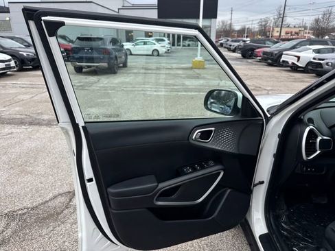 Certified 2023 Kia Soul LX w/ LX Technology Package image 10