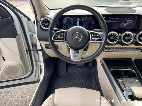 Used 2023 Mercedes-Benz GLB 250 w/ Premium Package image 23