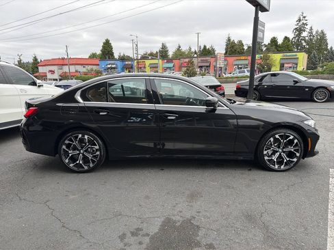 Used 2025 BMW 330i xDrive Sedan w/ Premium Package AWD/4WD image 9