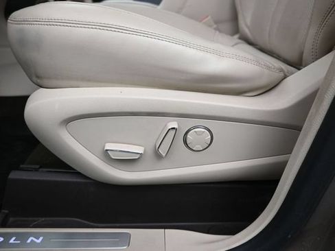 Used 2019 Lincoln MKC Reserve AWD/4WD image 18