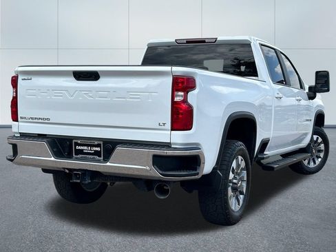 Used 2022 Chevrolet Silverado 2500 LT w/ Convenience Package AWD/4WD image 2