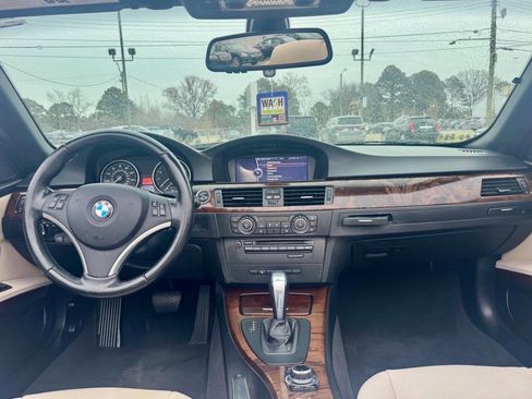 Used 2013 BMW 328i Convertible image 21
