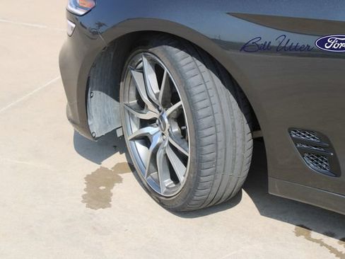 Used 2023 Genesis G70 2.0T RWD image 9