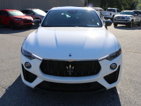 Used 2022 Maserati Levante Modena AWD/4WD image 11