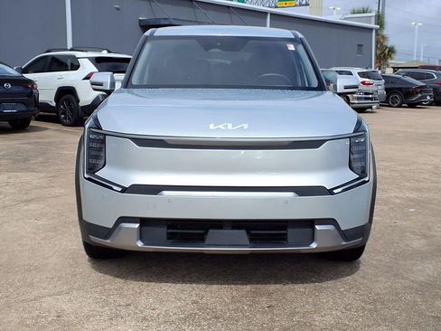 Used 2024 Kia EV9 Light RWD image 7
