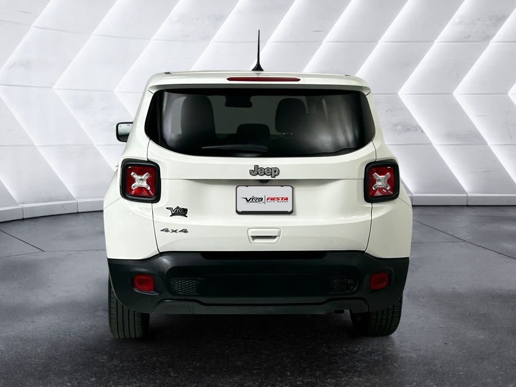 Used 2023 Jeep Renegade Latitude AWD/4WD image 5