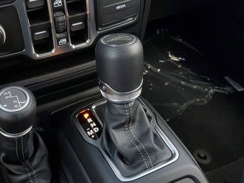 New 2025 Jeep Gladiator Sport image 32