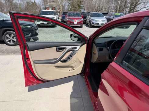 Used 2016 Hyundai Elantra SE w/ Option Group 02 image 19