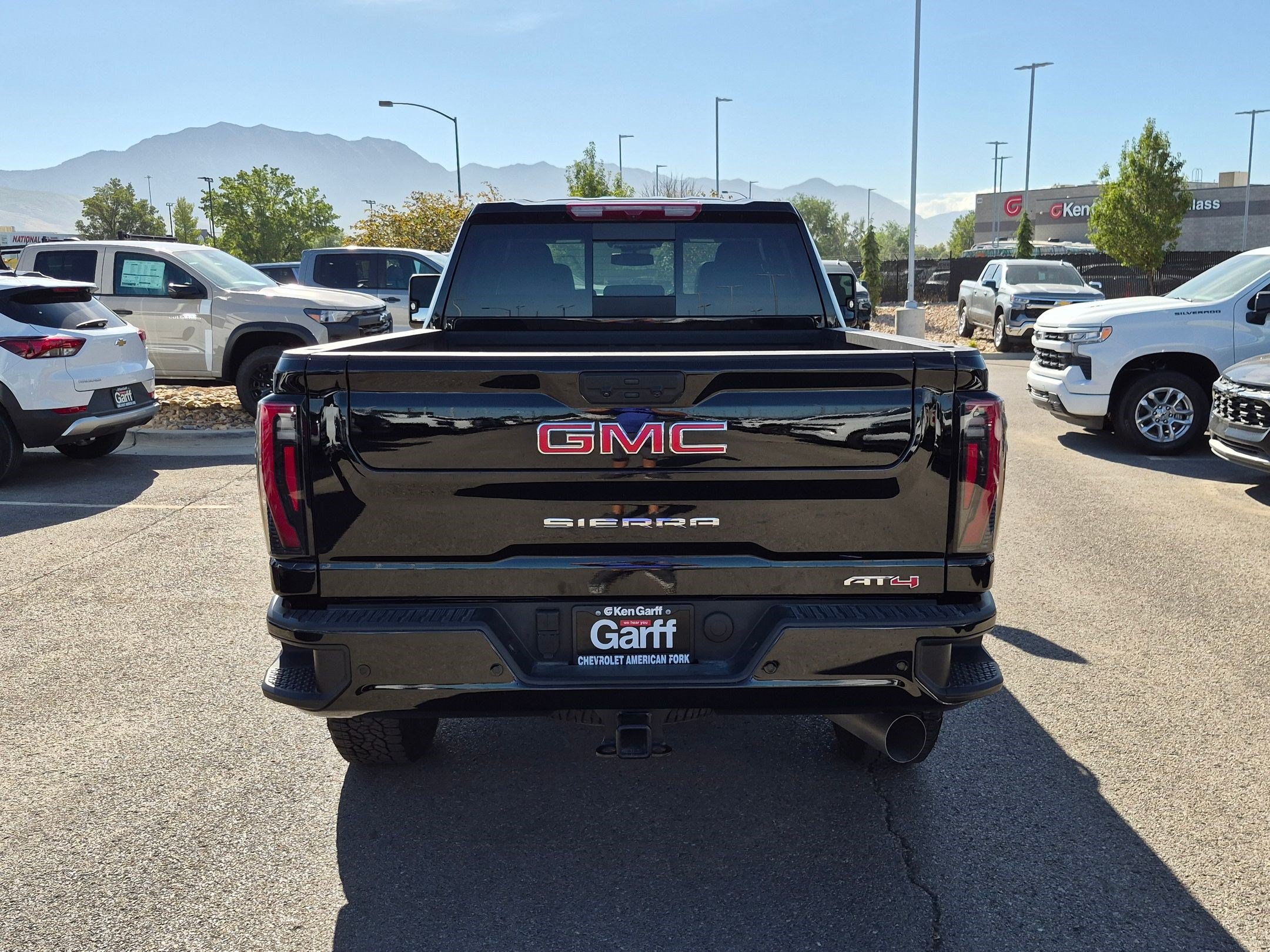 Used 2026 GMC Sierra 2500 AT4 AWD/4WD image 4