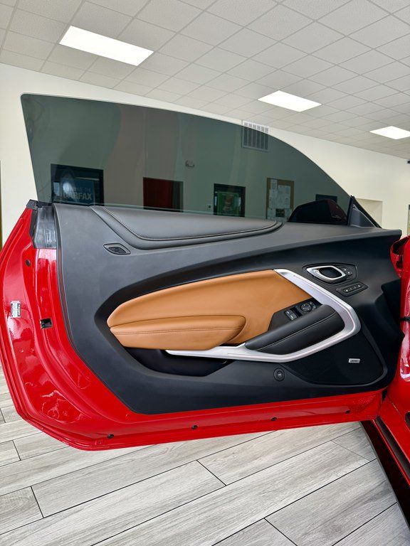 Used 2016 Chevrolet Camaro SS RWD image 15