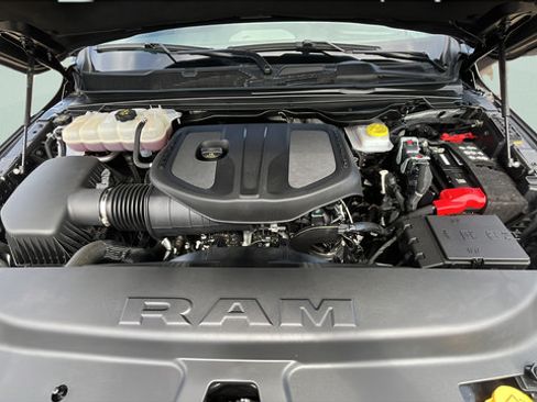 Used 2025 RAM 1500 Laramie w/ Night Edition AWD/4WD image 28