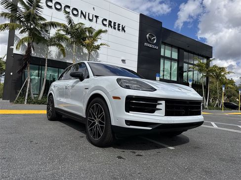 Used 2024 Porsche Cayenne S image 31