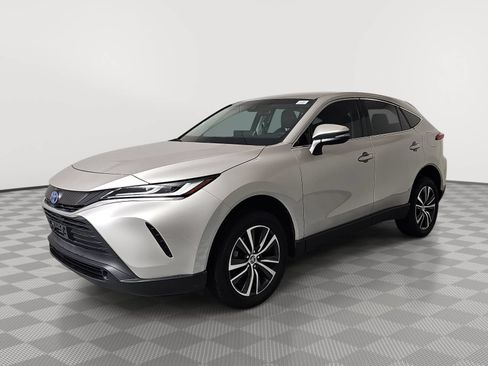 Used 2023 Toyota Venza LE AWD/4WD image 4