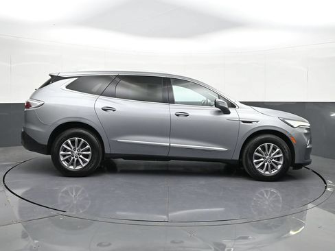 Used 2023 Buick Enclave Essence AWD/4WD image 6