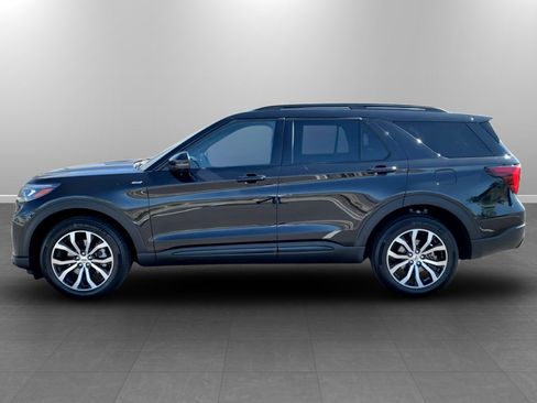 Used 2025 Ford Explorer ST-Line AWD/4WD image 4