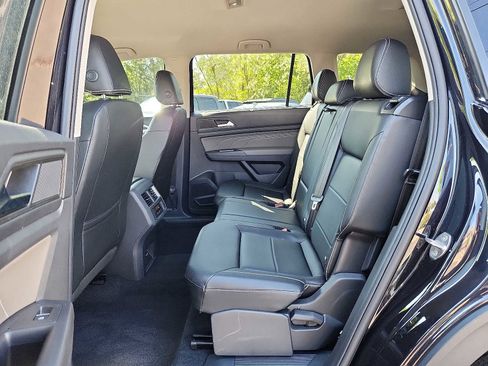 Used 2023 Volkswagen Atlas SE w/ Black Wheel Package AWD/4WD image 10