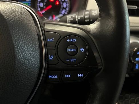 Used 2019 Toyota RAV4 XLE Premium w/ Cold Weather Package FWD image 23