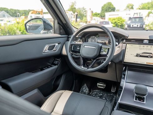 New 2026 Land Rover Range Rover Velar Dynamic SE image 17