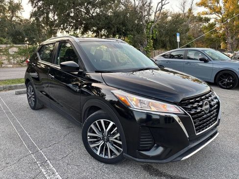 Used 2024 Nissan Kicks SV FWD image 4