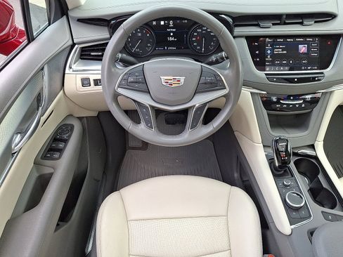 Used 2021 Cadillac XT5 Premium Luxury image 23