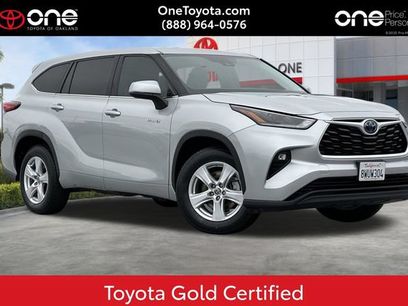 Used 2021 Toyota Highlander LE