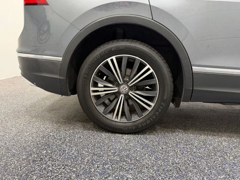 Used 2018 Volkswagen Tiguan SEL FWD image 13