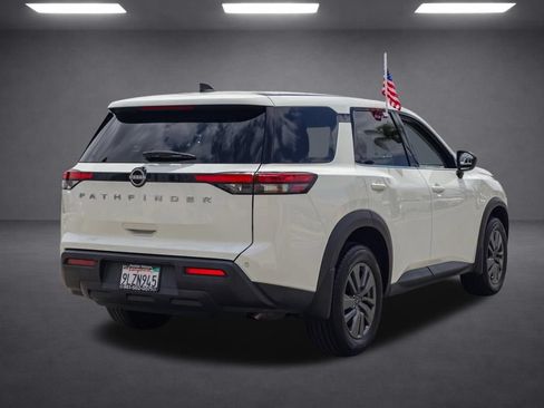 Used 2024 Nissan Pathfinder S FWD image 4