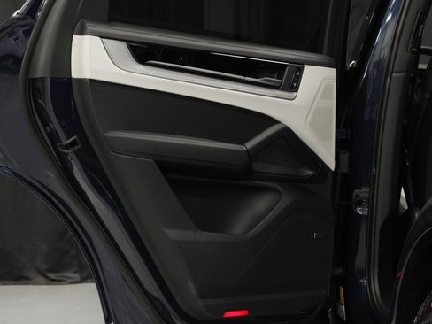 New 2026 Porsche Cayenne Coupe AWD/4WD image 17