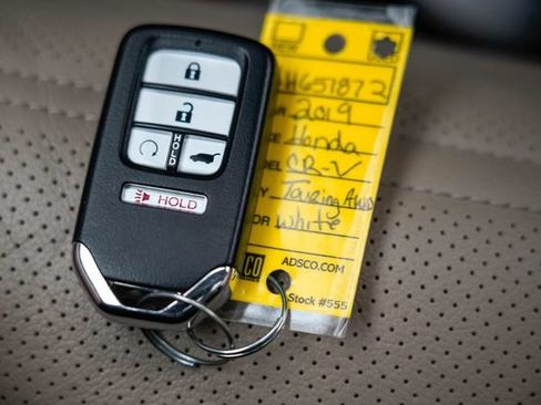 Used 2019 Honda CR-V Touring image 36