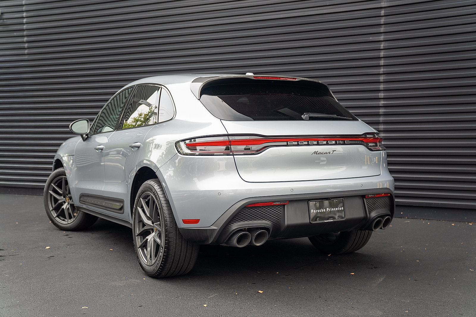 Certified 2026 Porsche Macan T AWD/4WD image 3