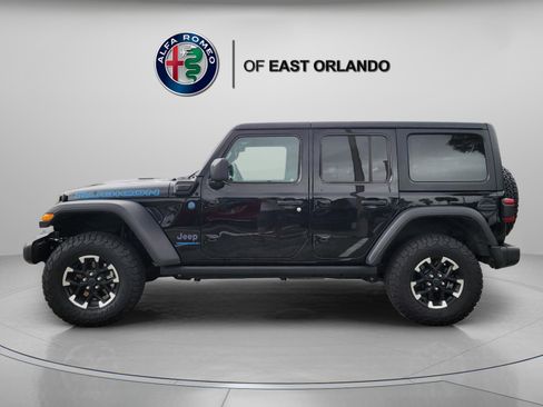 Used 2025 Jeep Wrangler Unlimited Rubicon 4xe w/ Convenience Group image 4