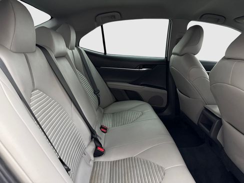 Used 2018 Toyota Camry SE w/ Convenience Package FWD image 44