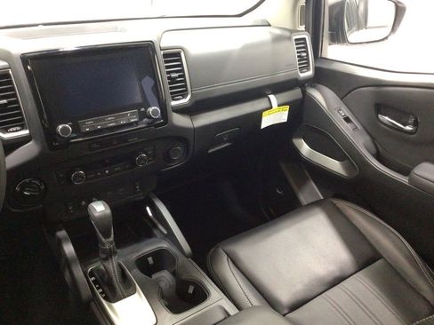 Used 2024 Nissan Frontier SL w/ Technology Package image 24