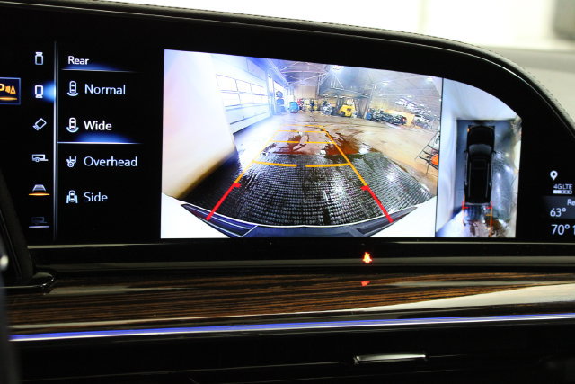 Used 2023 Cadillac Escalade Premium Luxury w/ Performance Package AWD/4WD image 19