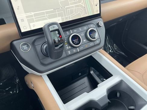 New 2026 Land Rover Defender 110 X-Dynamic SE AWD/4WD image 29