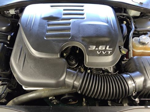 Used 2019 Dodge Charger SXT AWD/4WD image 30