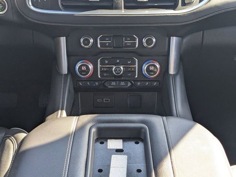 Used 2023 GMC Yukon SLT image 18